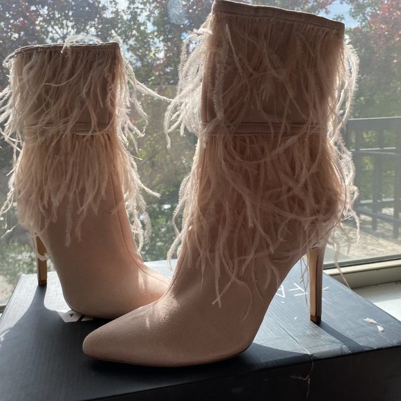 Blush Feather Bootie - Picture 2 of 4